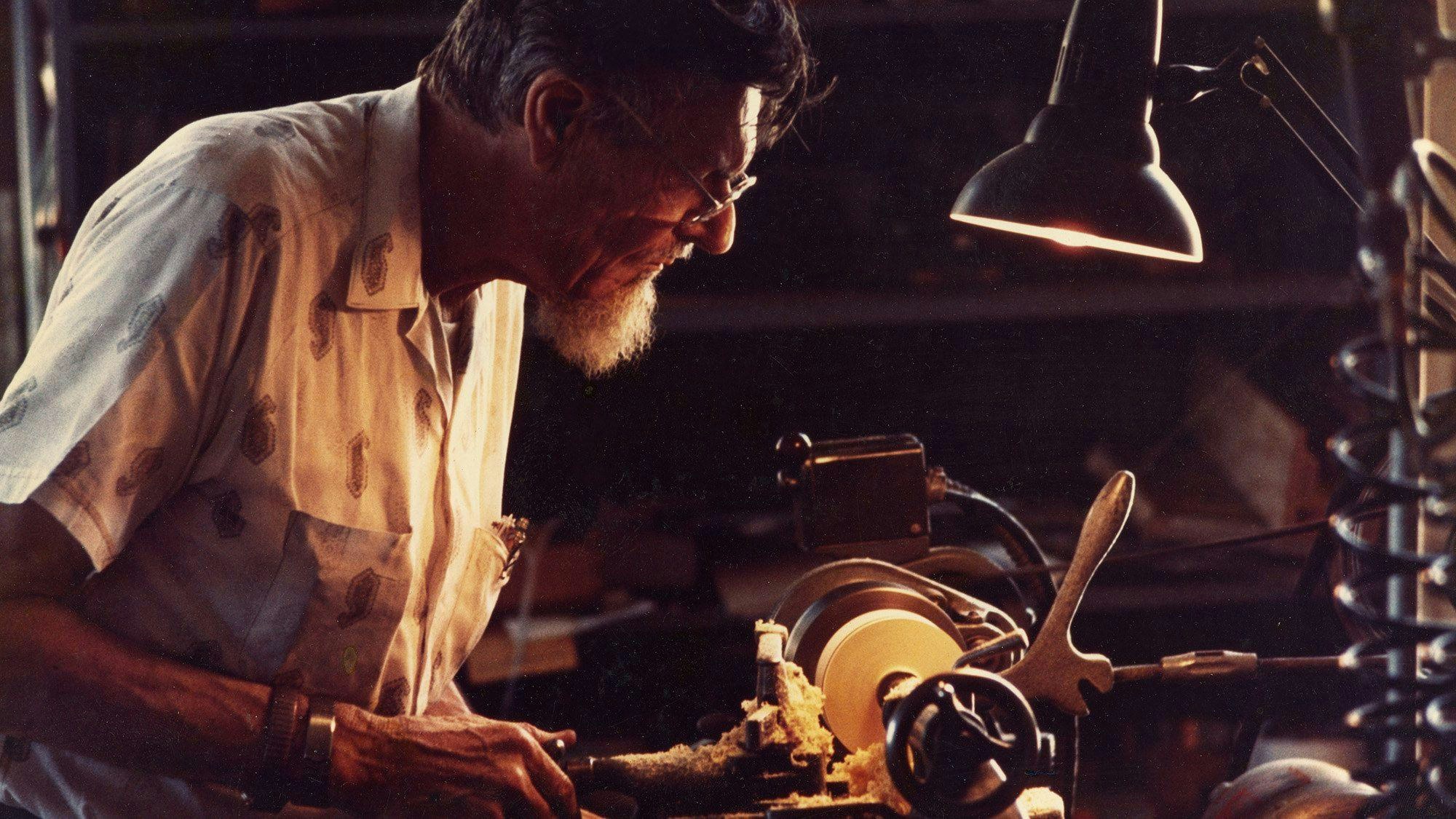 Paul W. Klipsch torno de madera